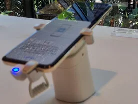 Vista superior do alarme instalado com 4 braços